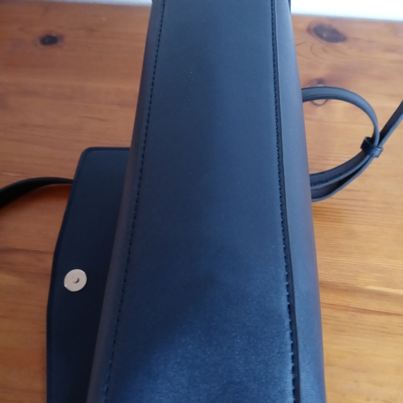 Navy Three Pocket Faux Leather Crossbody Purse - Picture 8 of 11